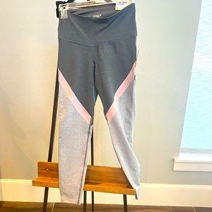 Old navy 7/8 length leggings. Size Small. NWT